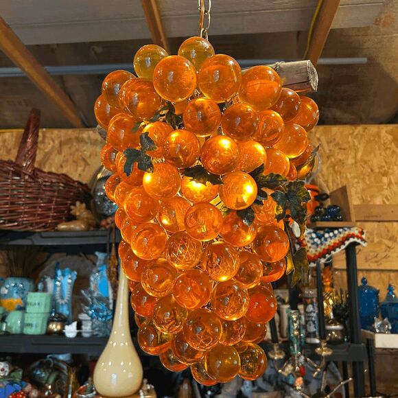 Vintage Amber Lucite Grape Swag Lamp – Eames Era 1960s – XL Plug-In Hanging Ligh - Picture 2 of 7